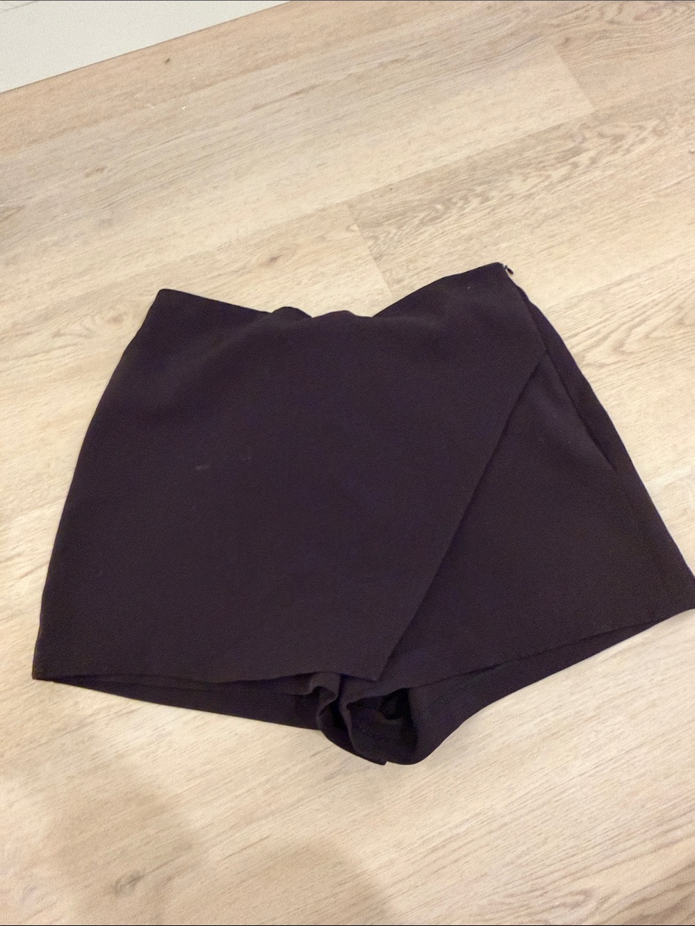 Love Tree Black Skort size medium